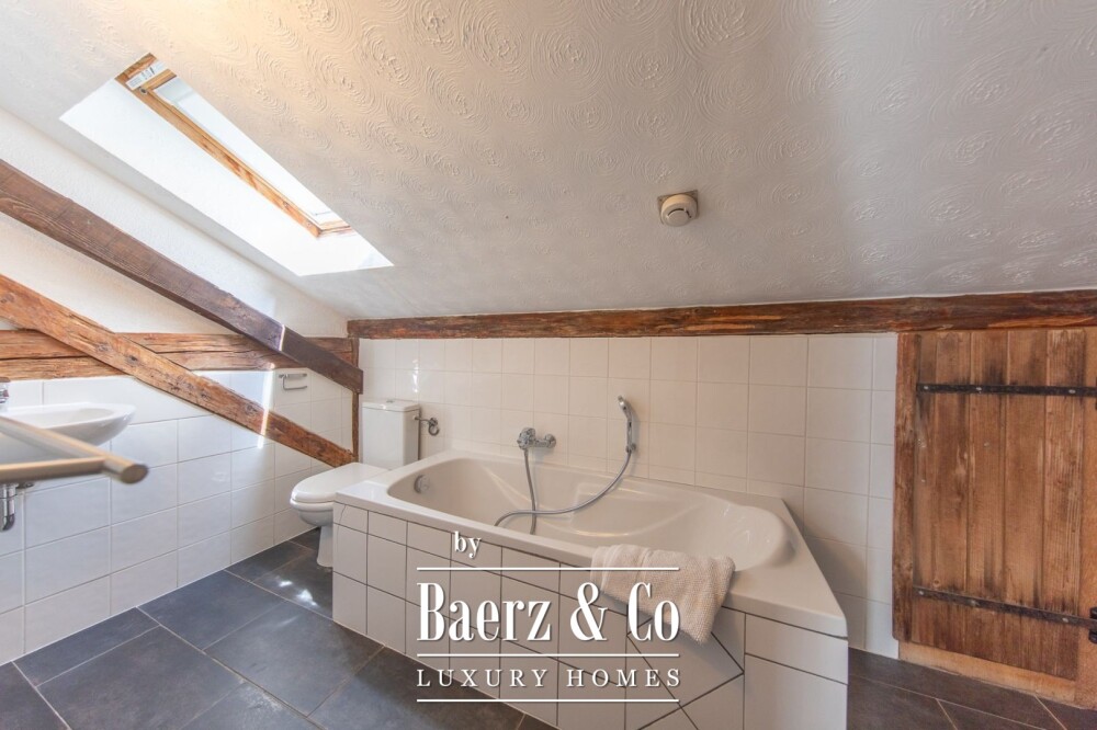 9 Bedrooms Chalet - Large Terrace with jacuzzi image