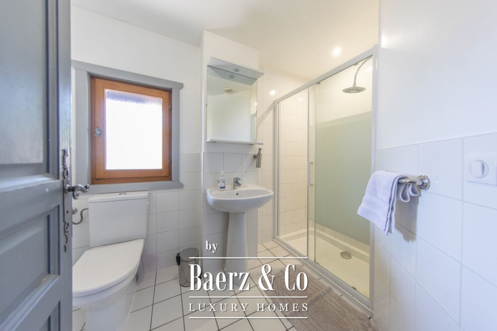 9 Bedrooms Chalet - Large Terrace with jacuzzi image