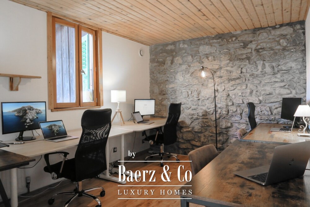 9 Bedrooms Chalet - Large Terrace with jacuzzi image