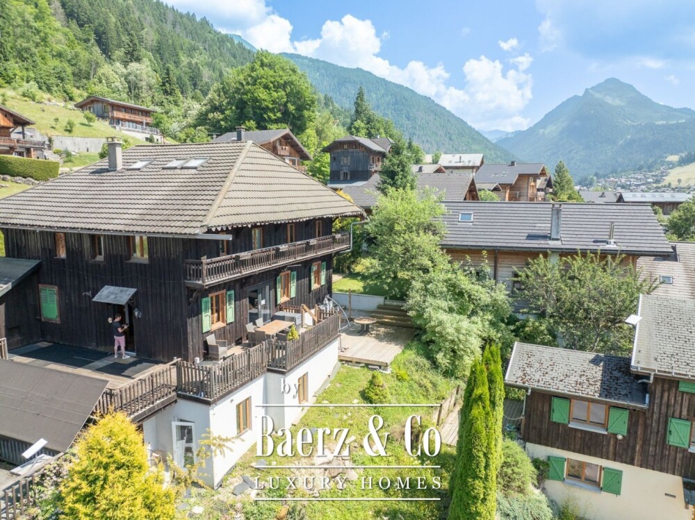 9 Bedrooms Chalet - Large Terrace with jacuzzi image