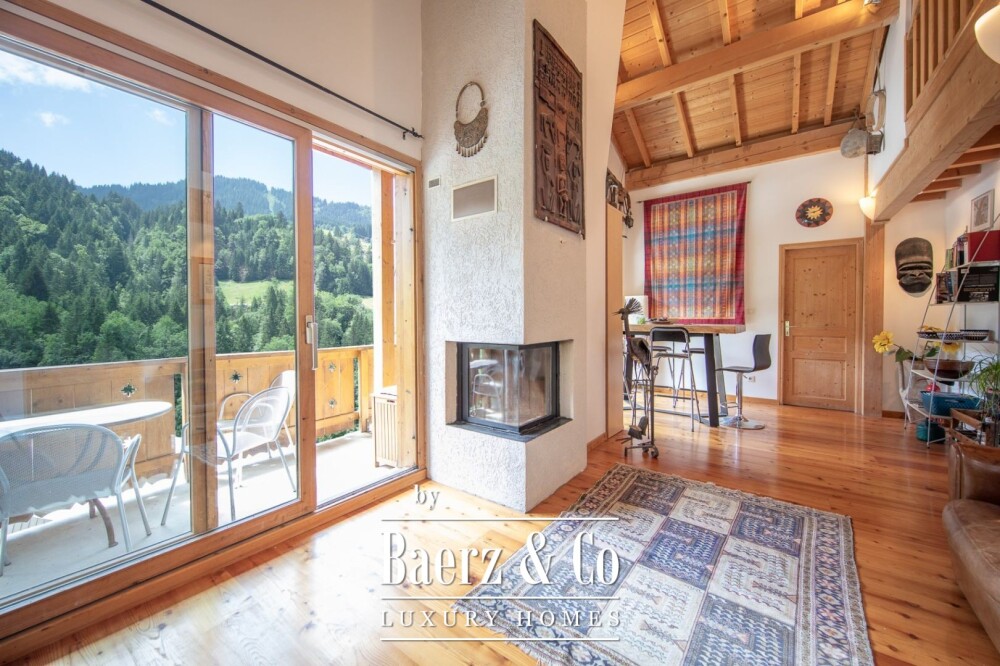 Spacious 7-bedroom chalet - at the foot of the Nyon cable car image