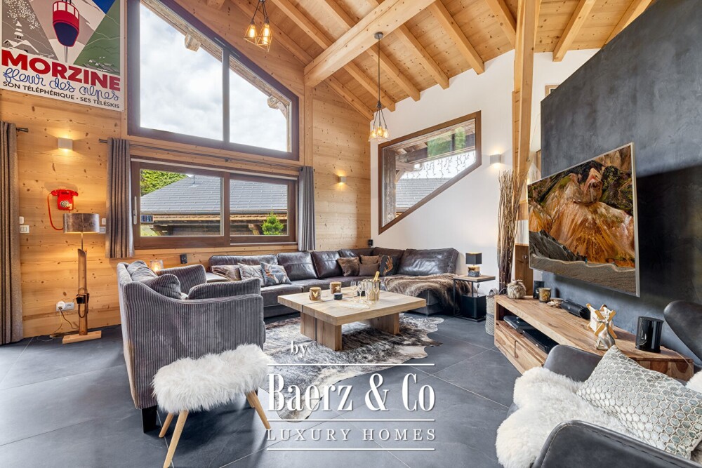 BEAUTIFUL 7 BEDROOMS CHALET - CLOSE TO THE CENTER image