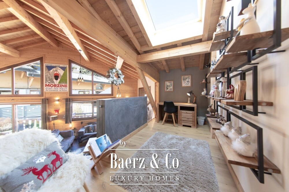 BEAUTIFUL 7 BEDROOMS CHALET - CLOSE TO THE CENTER image