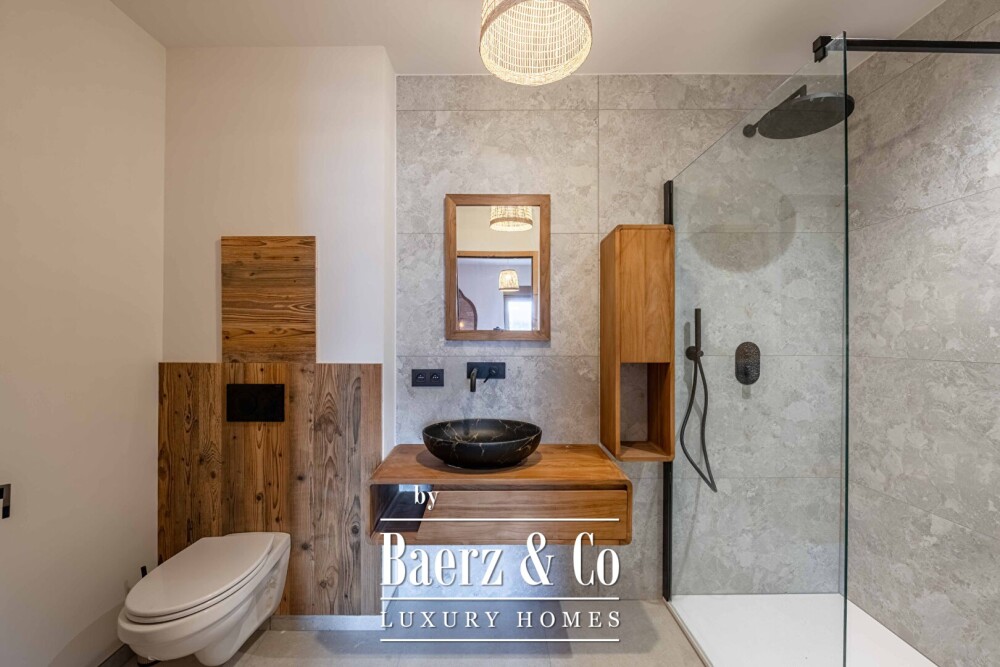 New luxury 6-bedrooms chalet - High-end services image