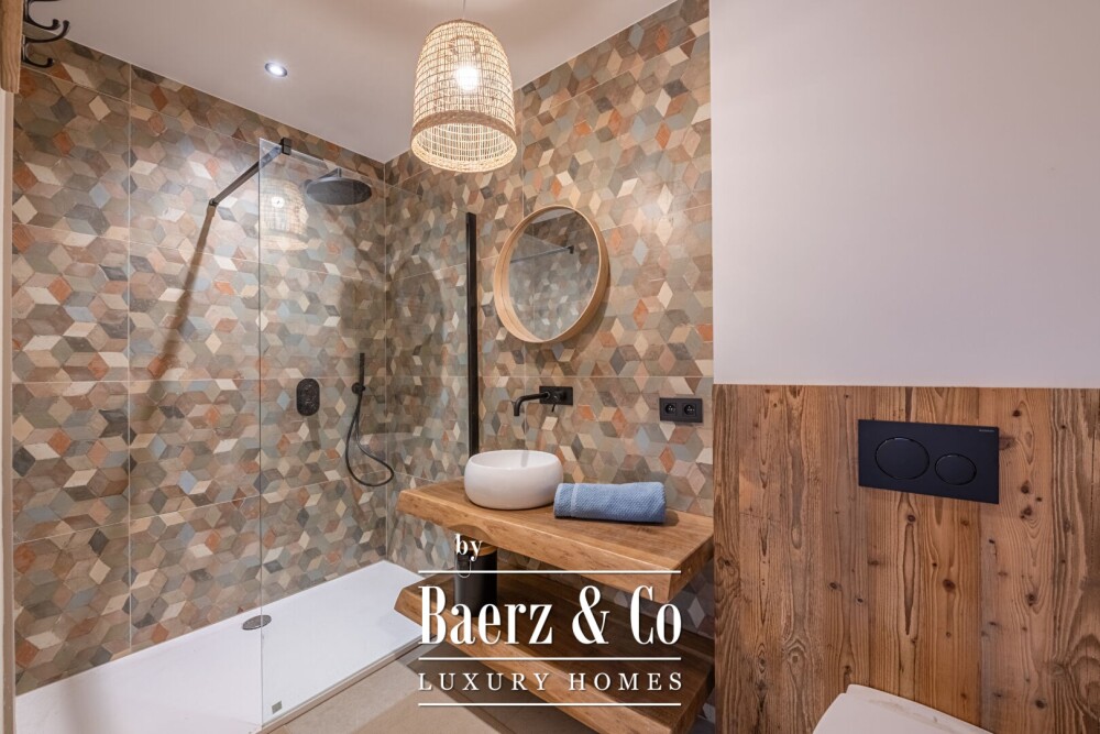 New luxury 6-bedrooms chalet - High-end services image