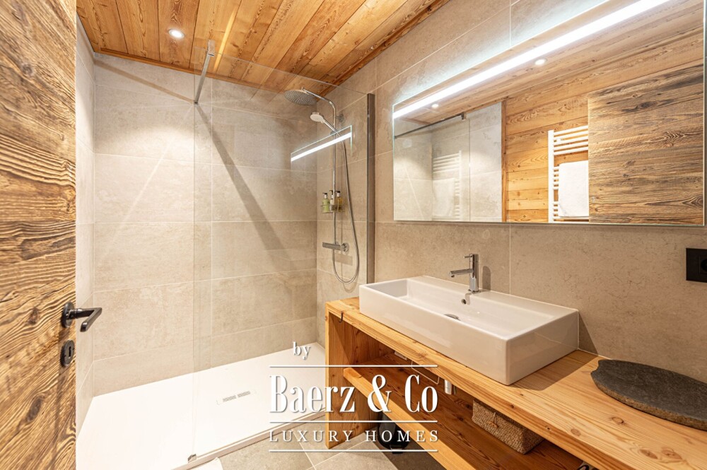Authentic 11-room chalet - Panoramic views image