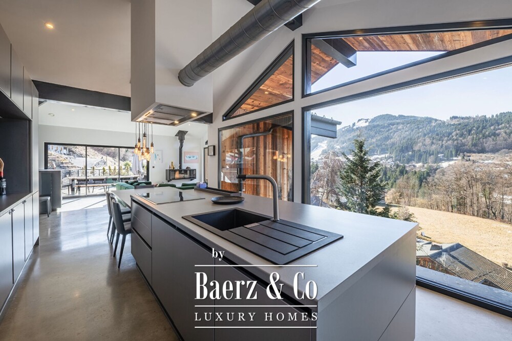 Exceptional contemporary chalet - Optimal sunshine image