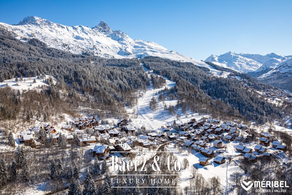 4 bedrooms chalet with a view of La Saulire, nearly ski slopes image