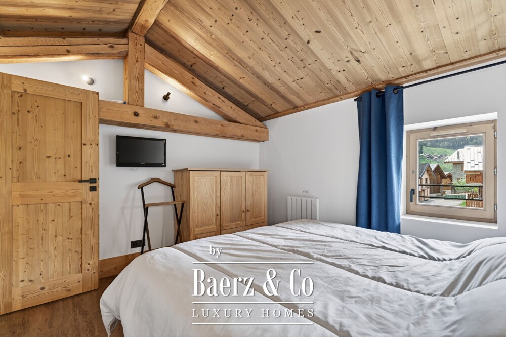 Great opportunity in Les Allues, 2 south-facing houses image