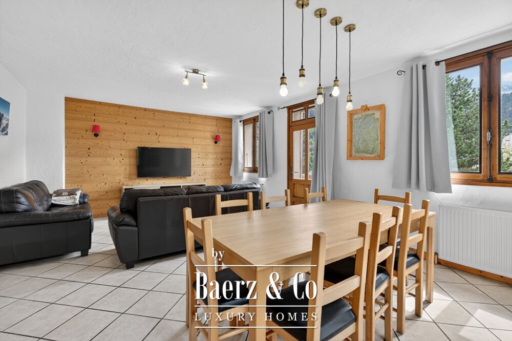 Great opportunity in Les Allues, 2 south-facing houses image