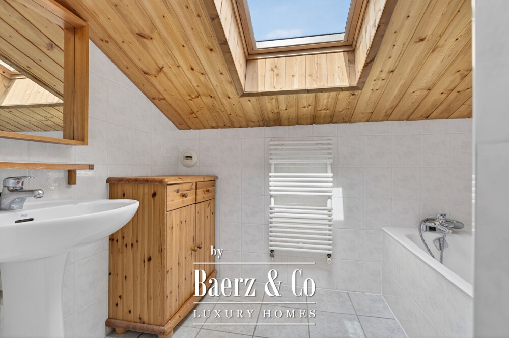 Great opportunity in Les Allues, 2 south-facing houses image