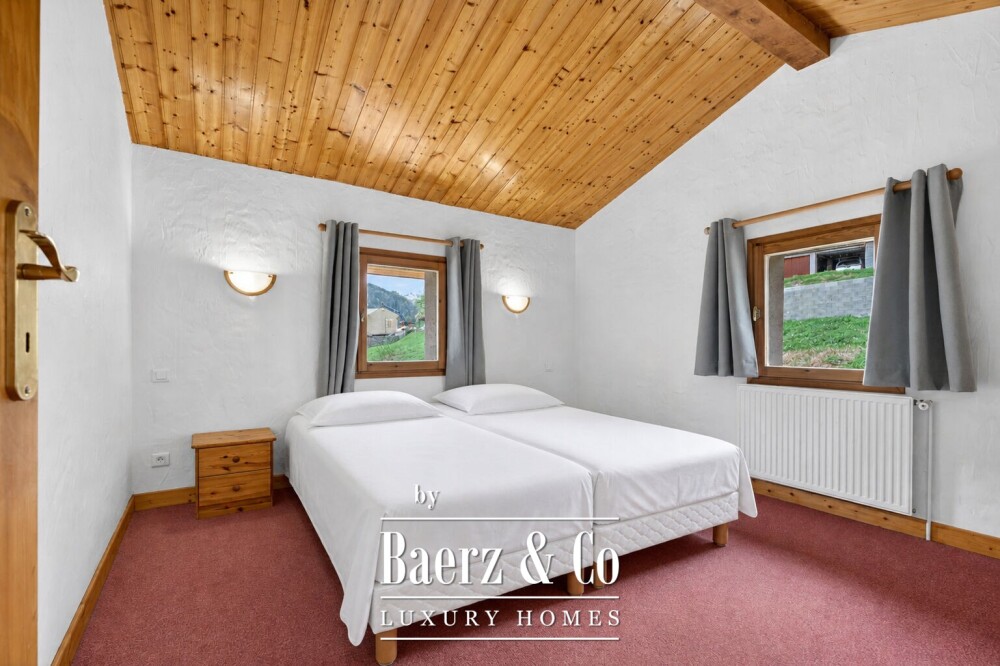 Great opportunity in Les Allues, 2 south-facing houses image