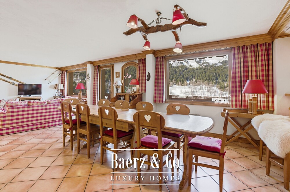 4-bedroom apartment + cabin, close to shops image