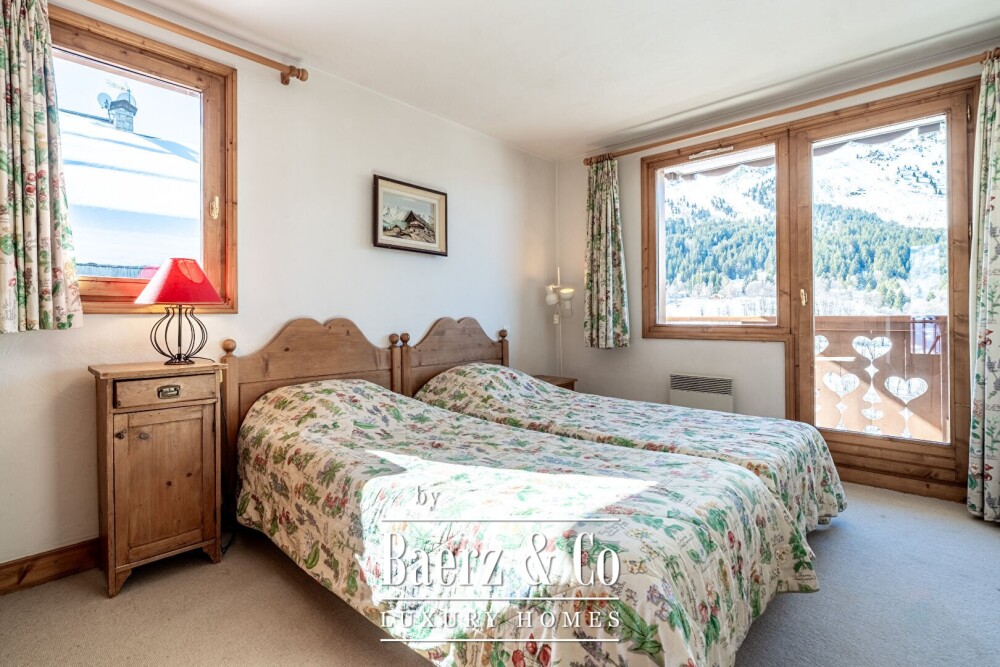 4-bedroom apartment + cabin, close to shops image