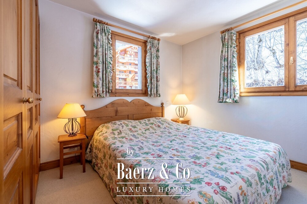 4-bedroom apartment + cabin, close to shops image