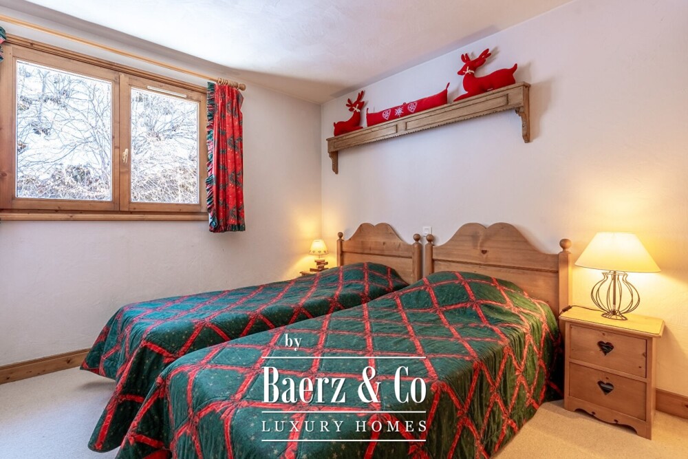 4-bedroom apartment + cabin, close to shops image