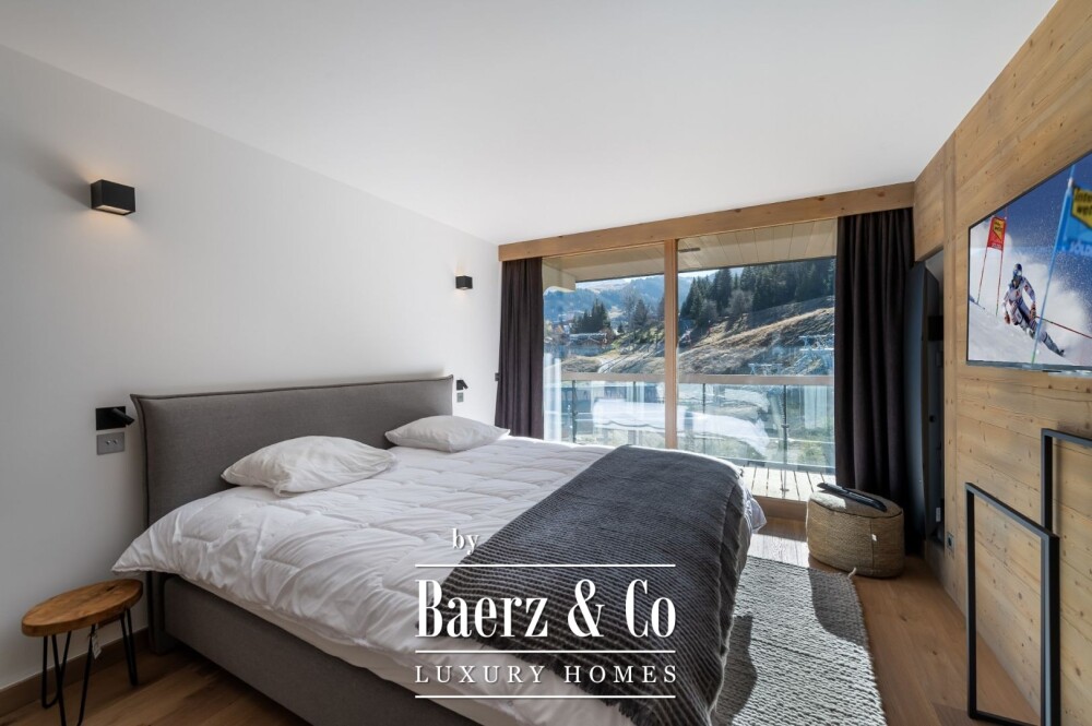 4-bedroom Apartment - ideally located image
