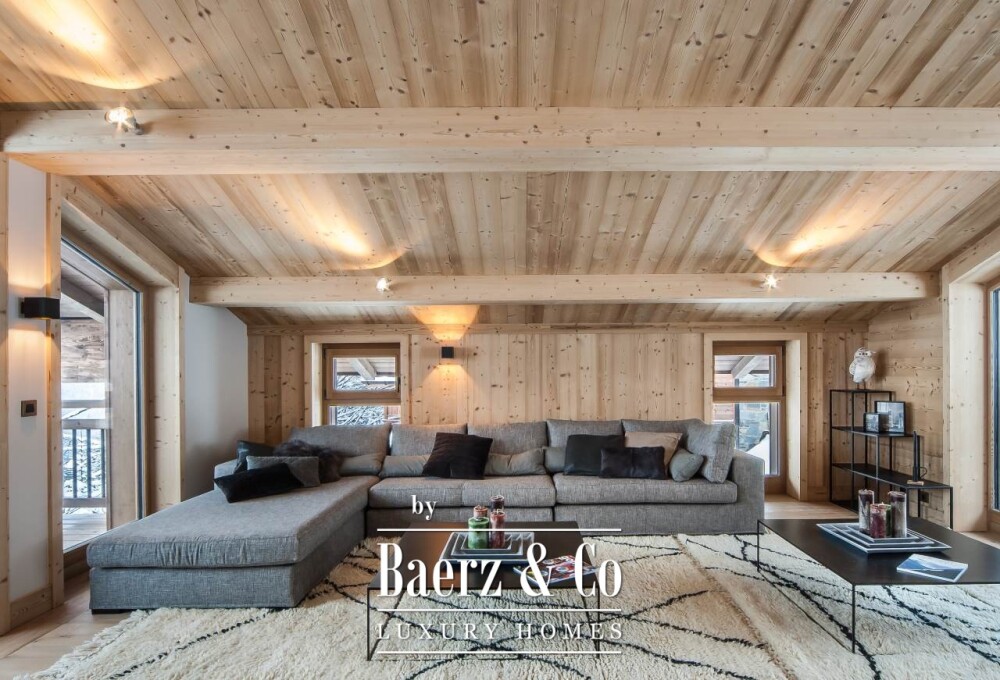 Exceptional half chalet image