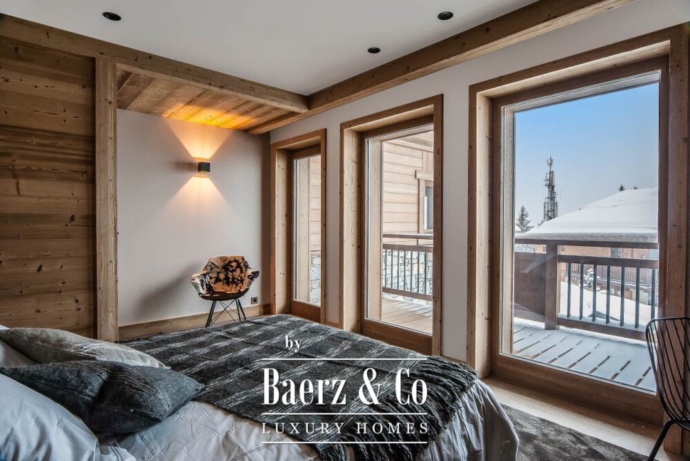 Exceptional half chalet image