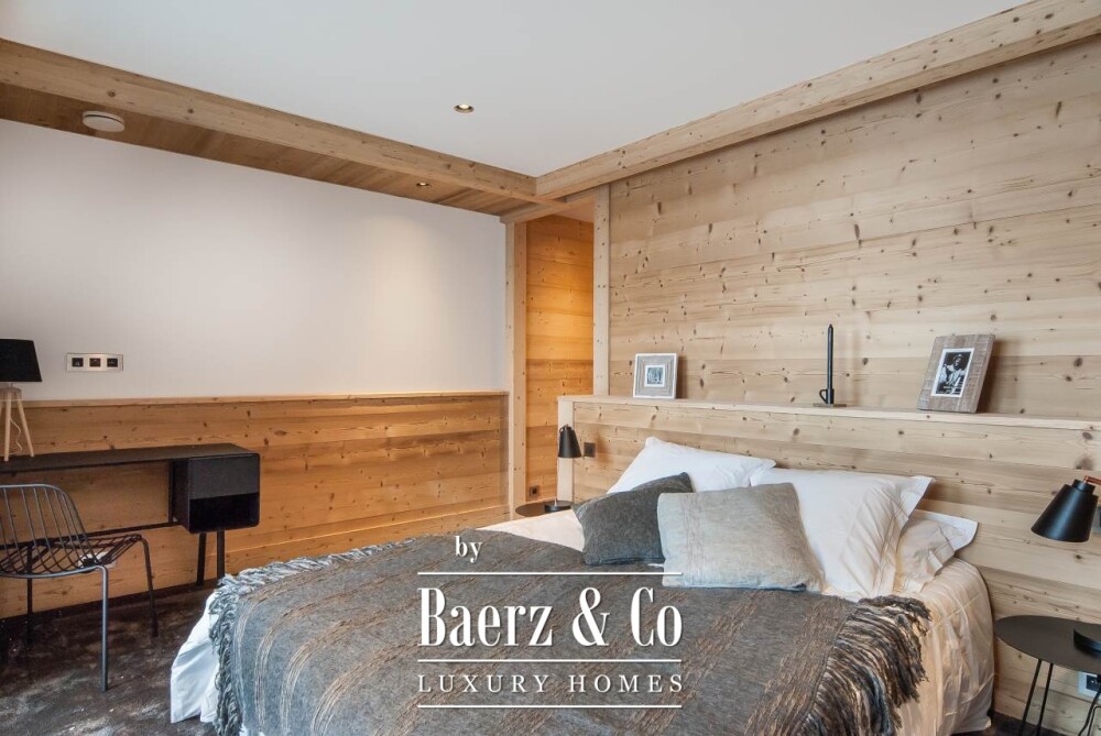 Exceptional half chalet image