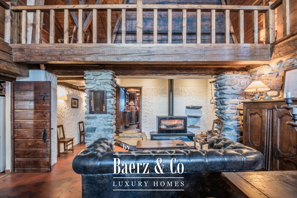 Historic farmhouse 6 bedrooms image