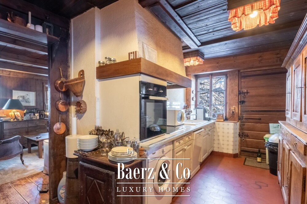 Historic farmhouse 6 bedrooms image