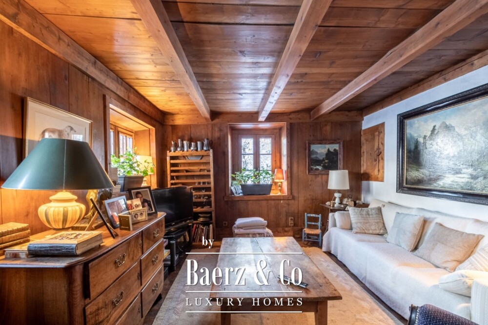 Historic farmhouse 6 bedrooms image