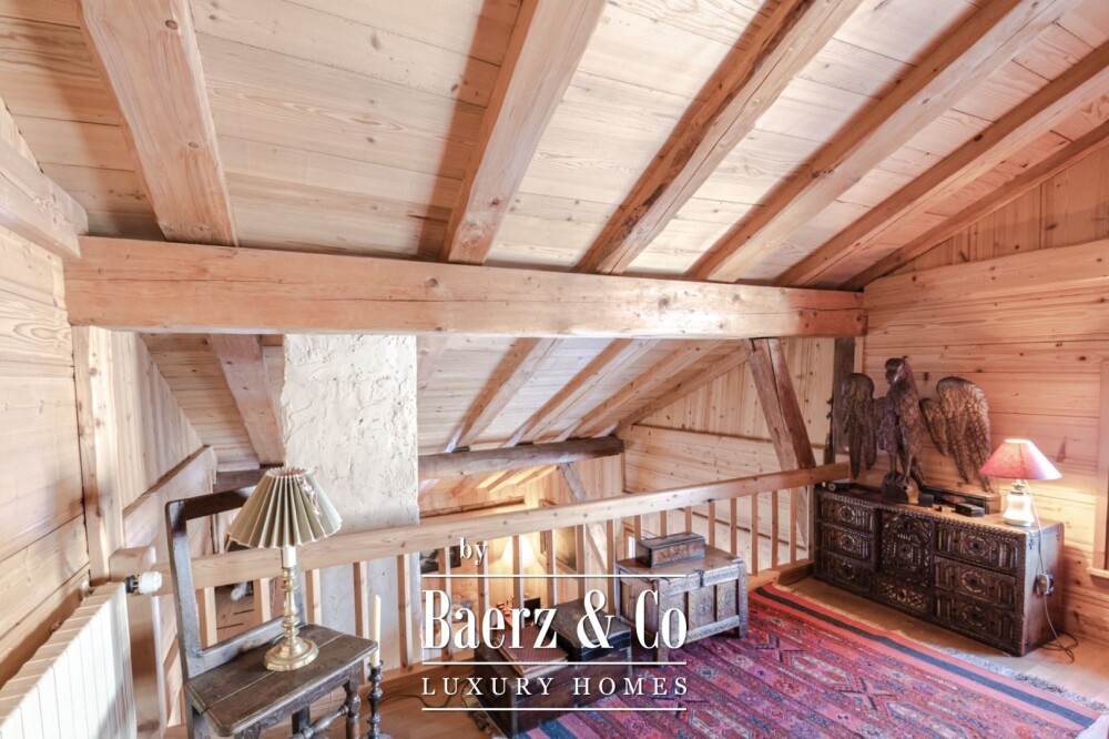 Historic farmhouse 6 bedrooms image