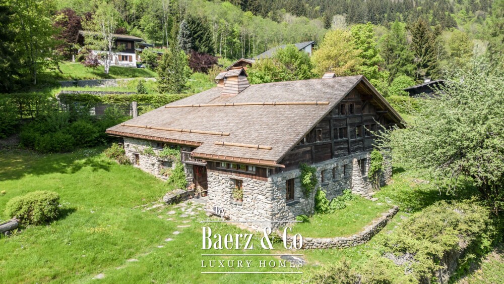 Historic farmhouse 6 bedrooms image