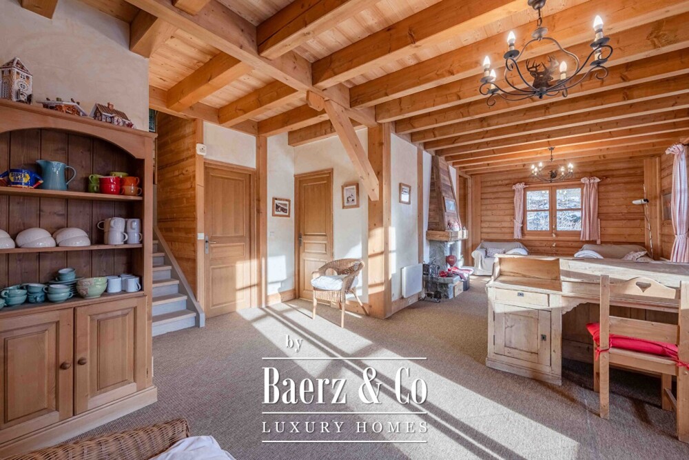 6-BEDROOM CHALET - IN THE HEART OF THE TINES VILLAGE image