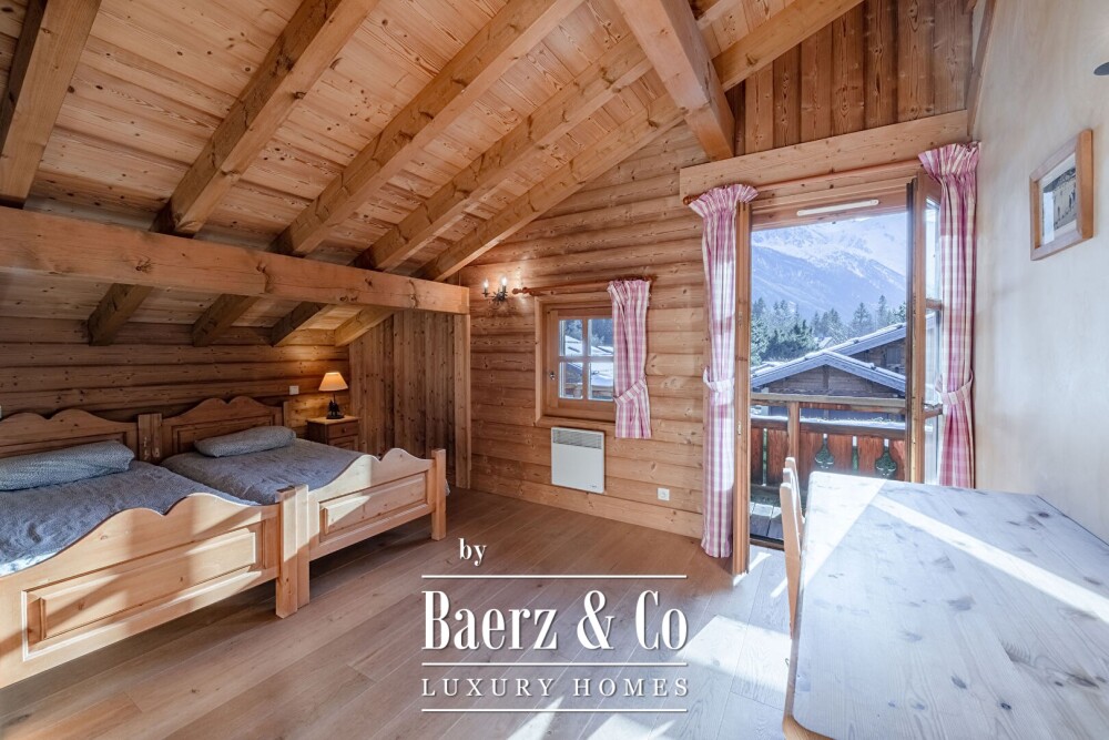 6-BEDROOM CHALET - IN THE HEART OF THE TINES VILLAGE image