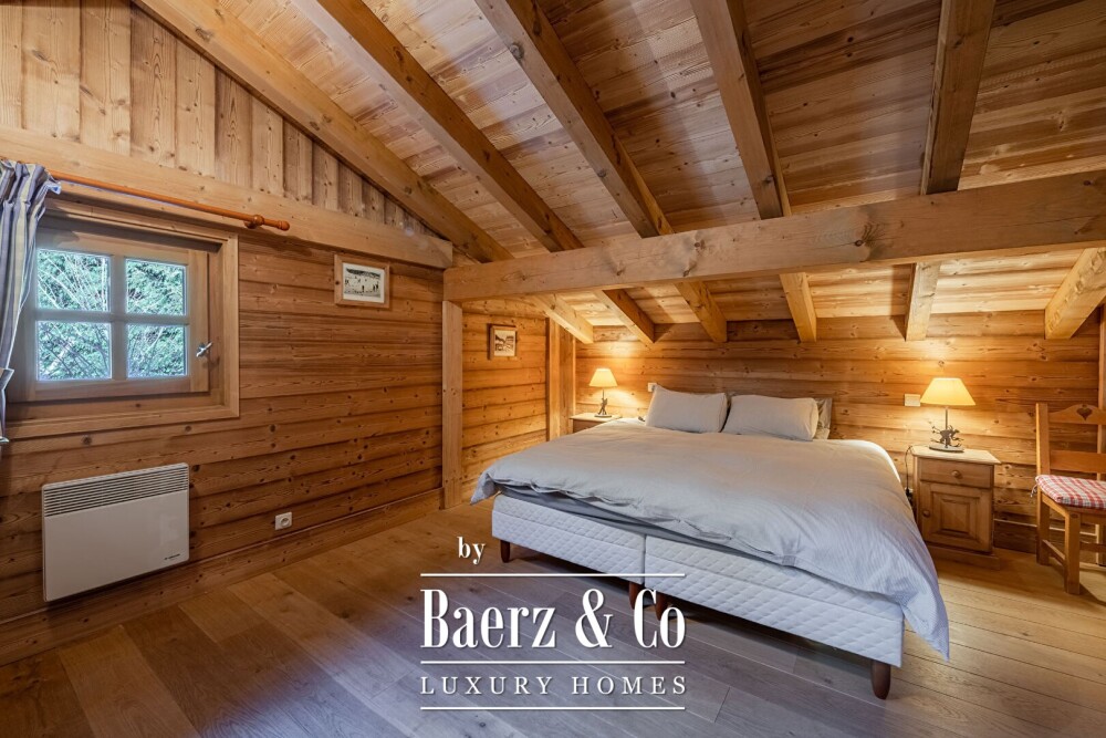 6-BEDROOM CHALET - IN THE HEART OF THE TINES VILLAGE image