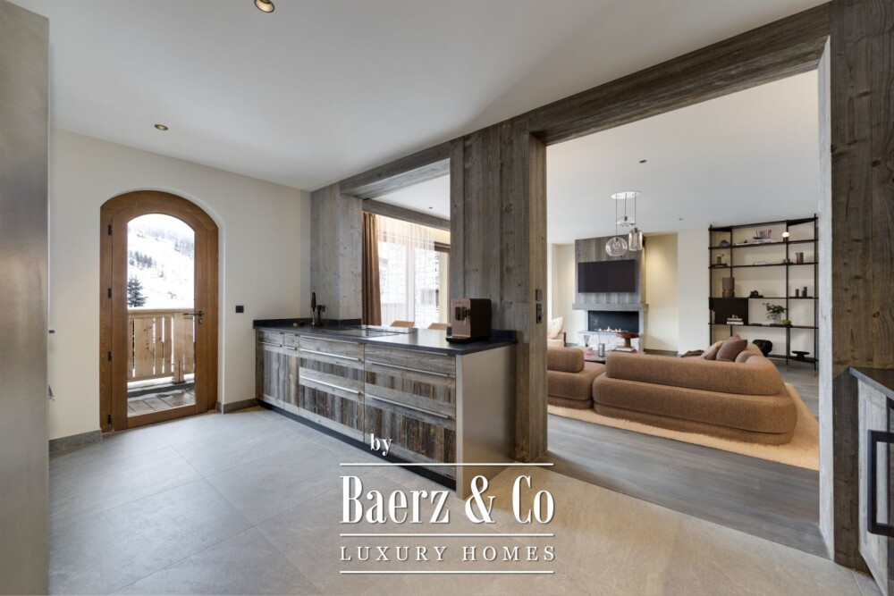 New 4-bedroom apartment + dormitory - Close to the slopes image