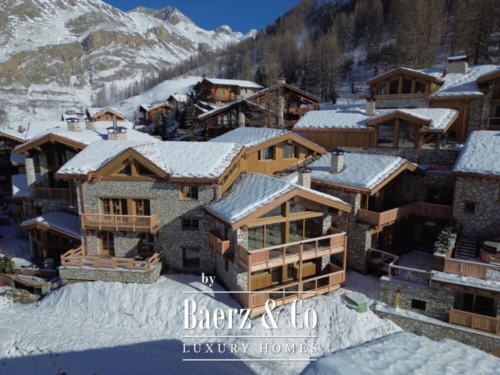 New 4-bedroom apartment + dormitory - Close to the slopes image