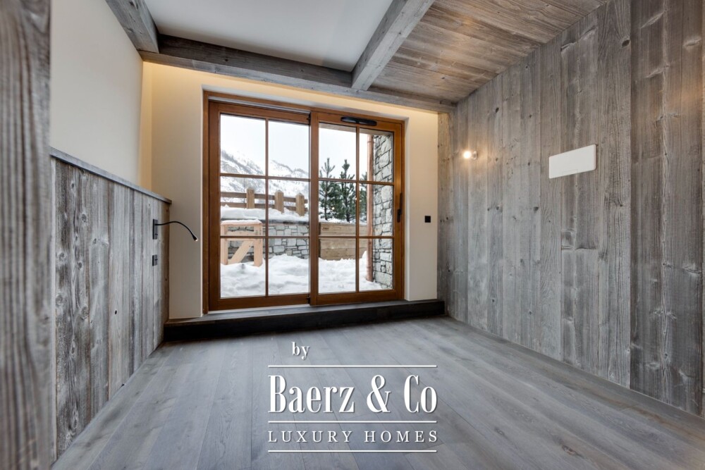 New 4-bedroom apartment + dormitory - Close to the slopes image