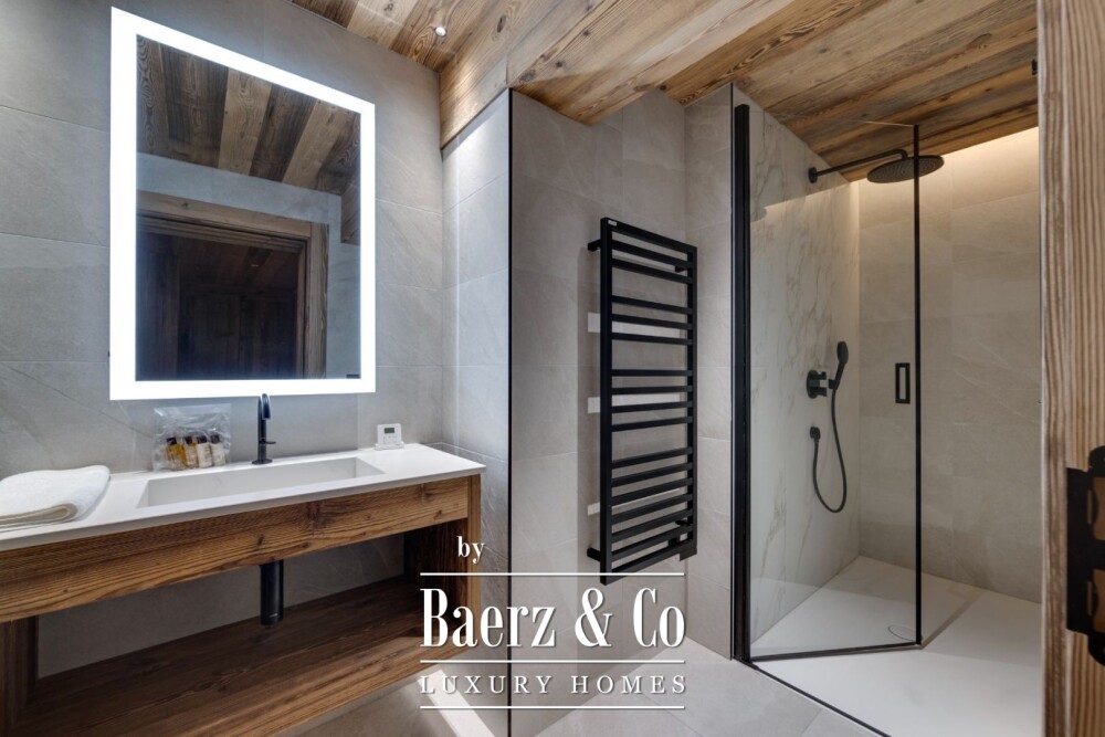 LARGE APARTMENT WITH SPA AREA image