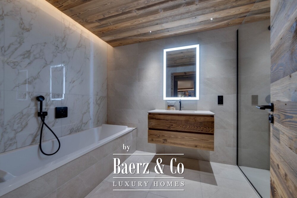 LARGE APARTMENT WITH SPA AREA image