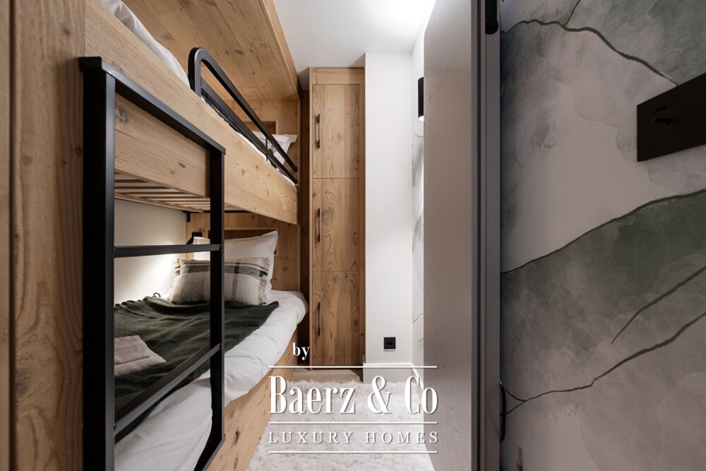 NEW APARTMENT WITH 2 BEDROOMS AND MOUNTAIN CORNER image