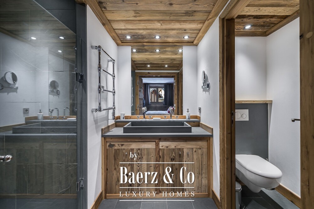 New 3-bedroom penthouse - Close to town centre and slopes image