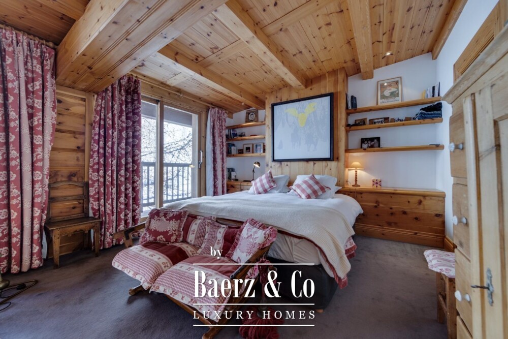 8 ROOM CHALET - MAGNIFICENT VIEW image