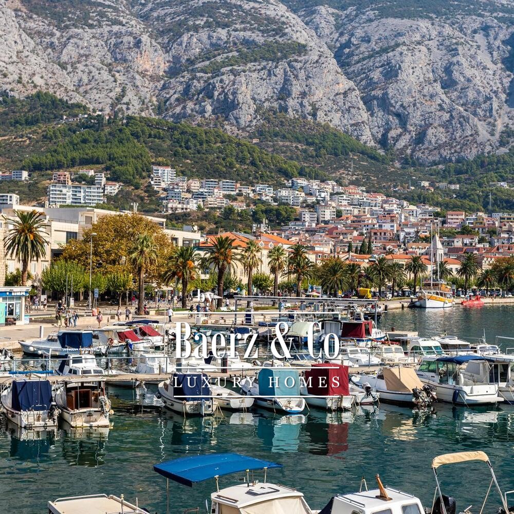 Makarska, Kačić Square, historic house with residential, tourist accommodation and commercial spaces image