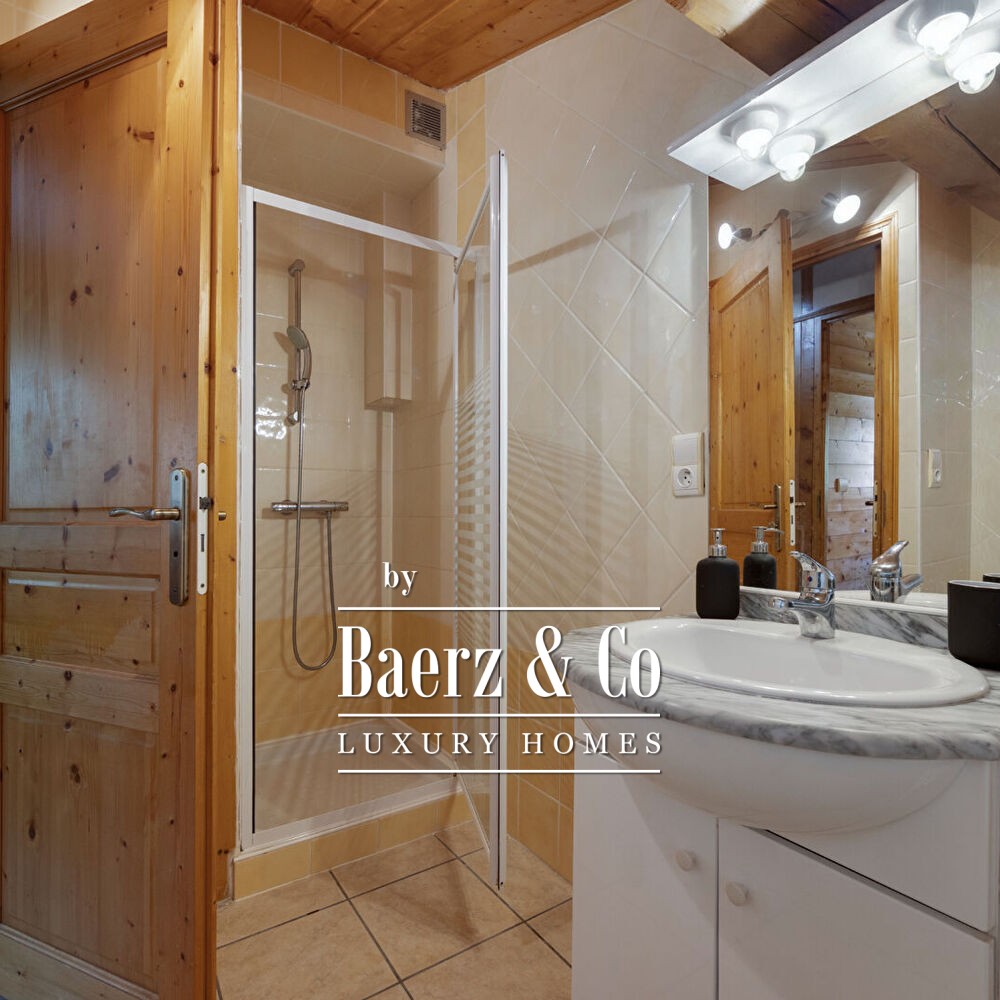 6-bedroom chalet - Valley view image