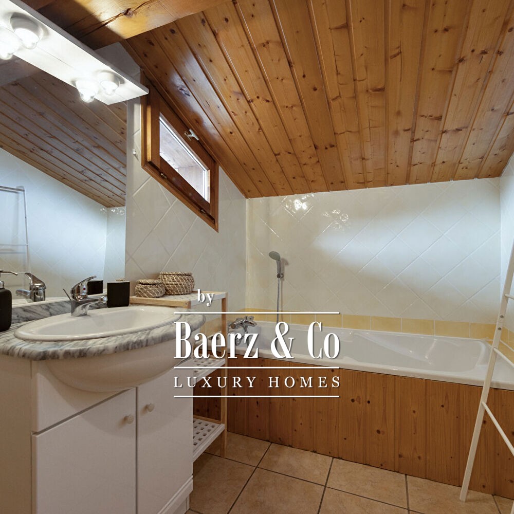 6-bedroom chalet - Valley view image