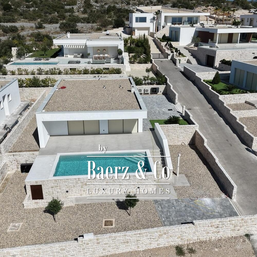 Primošten, villa with a pool and sea view, 261,45 m² image