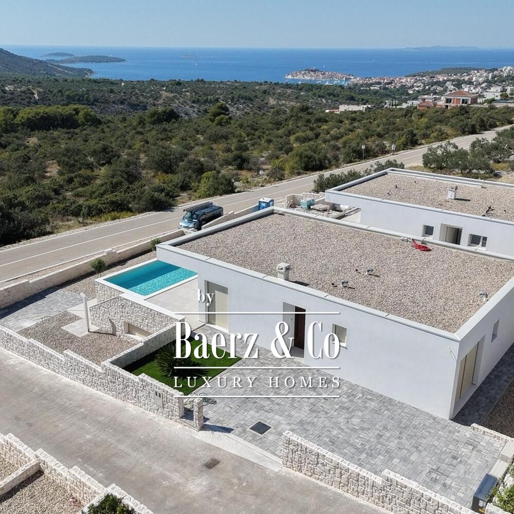 Primošten, villa with a pool and sea view, 261,45 m² image
