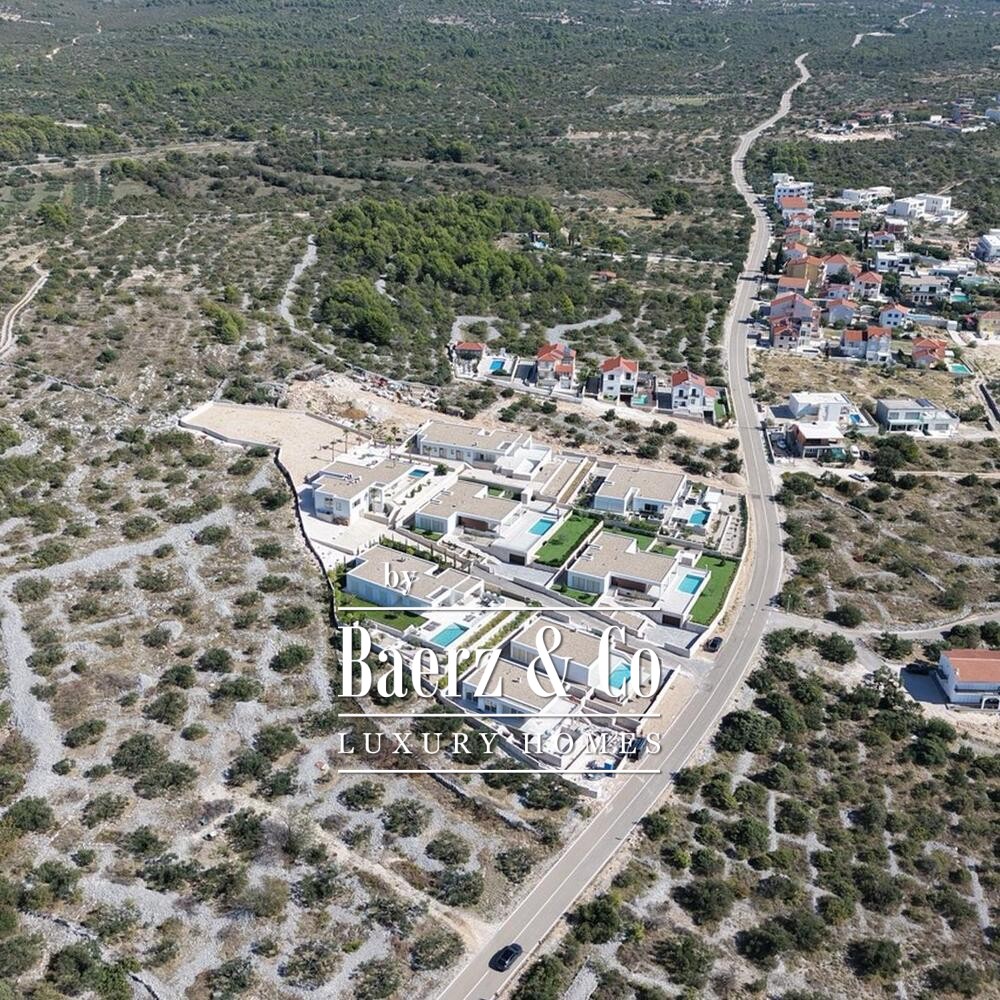 Primošten, villa with a pool and sea view, 385.20 m² image