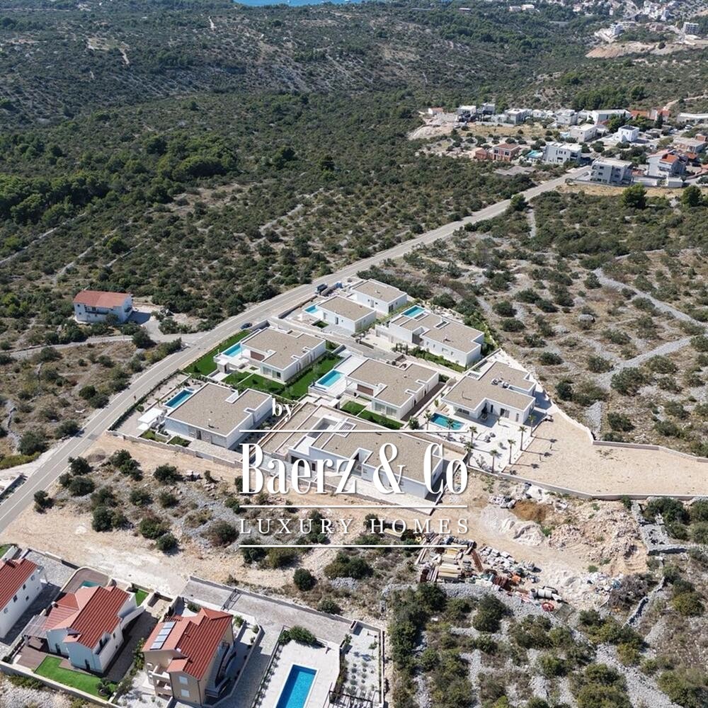 Primošten, villa with a pool and sea view, 385.20 m² image