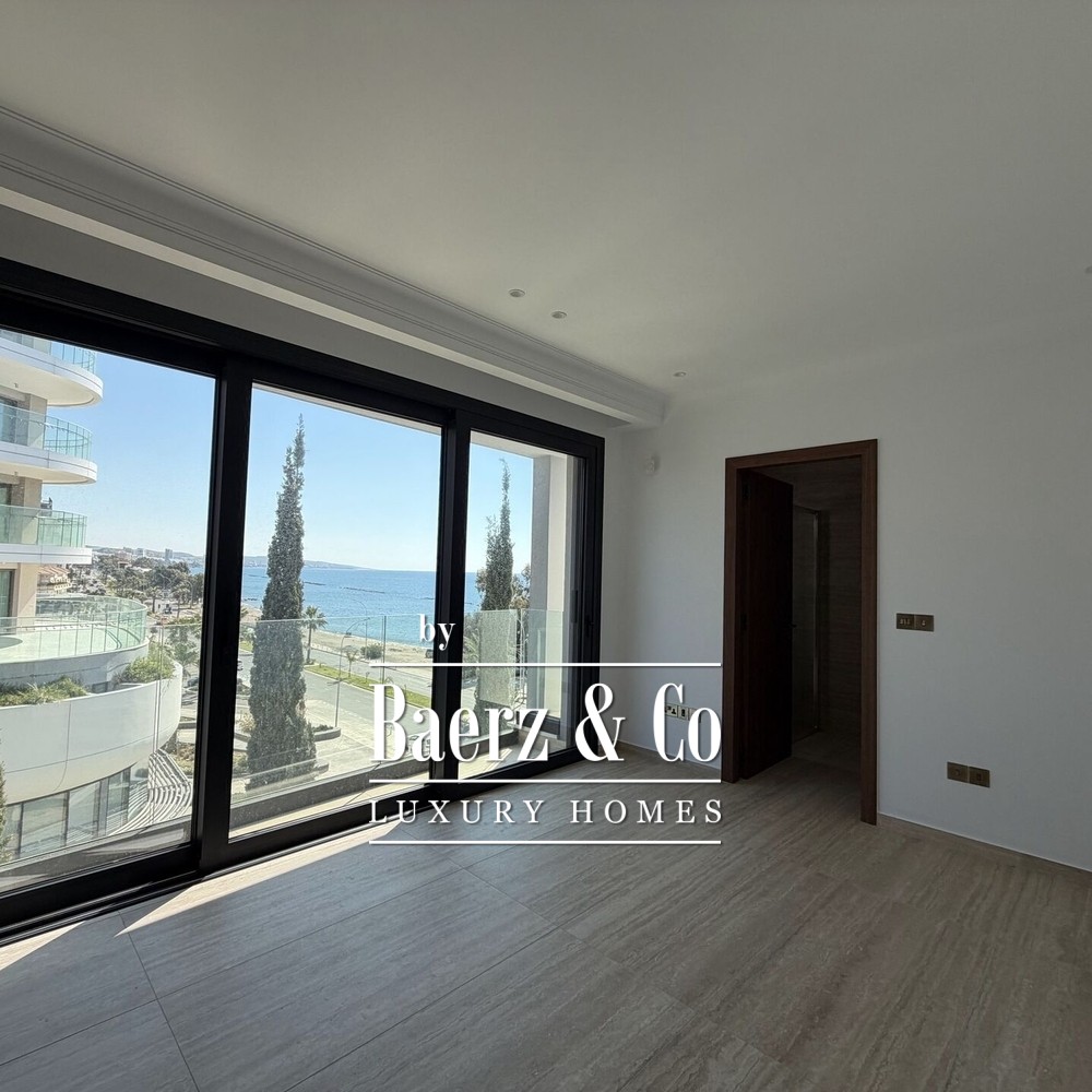 Zephyr Residences: seafront penthouse with private roof garden image