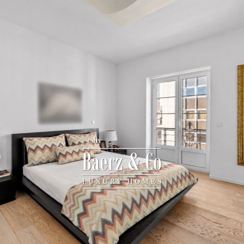 Four-bedroom apartment with a balcony and five-car garage on Avenida da República image