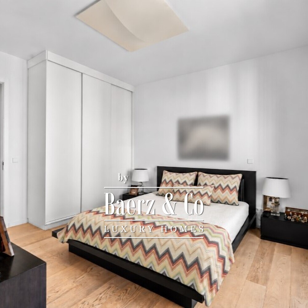 Four-bedroom apartment with a balcony and five-car garage on Avenida da República image